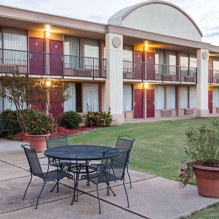 Days Inn By Wyndham Hillsboro Tx Экстерьер фото