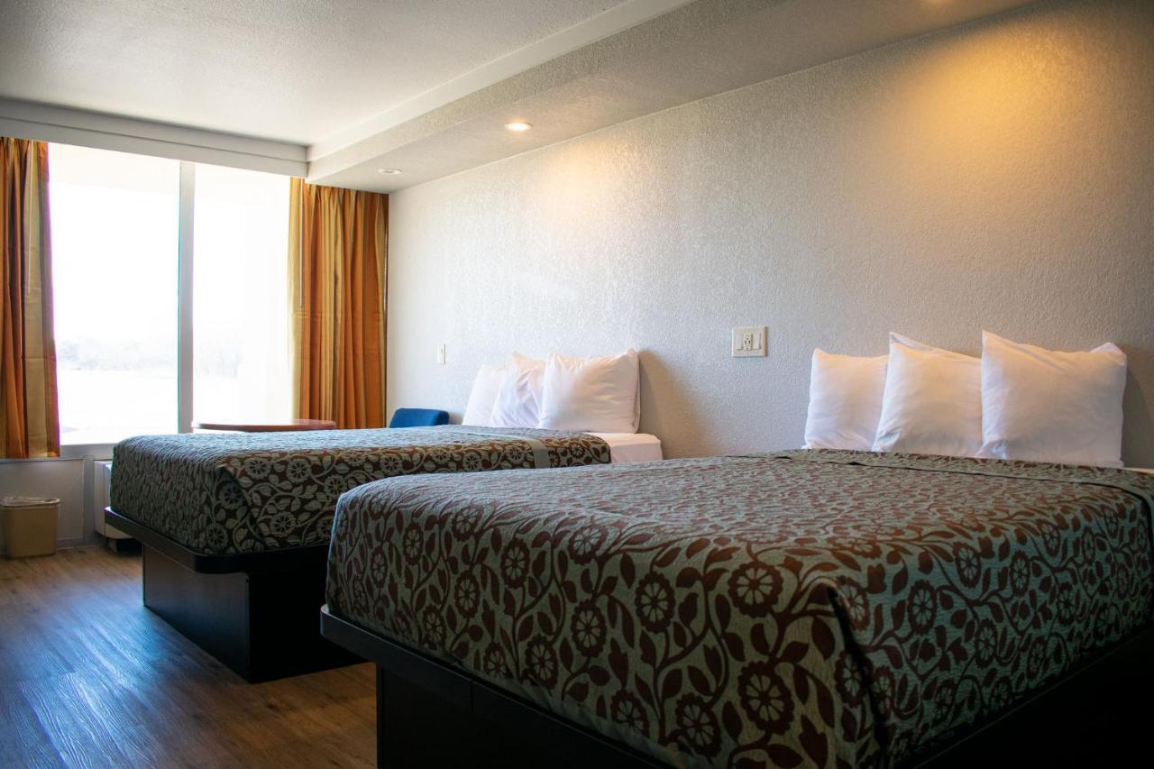 Days Inn By Wyndham Hillsboro Tx Экстерьер фото