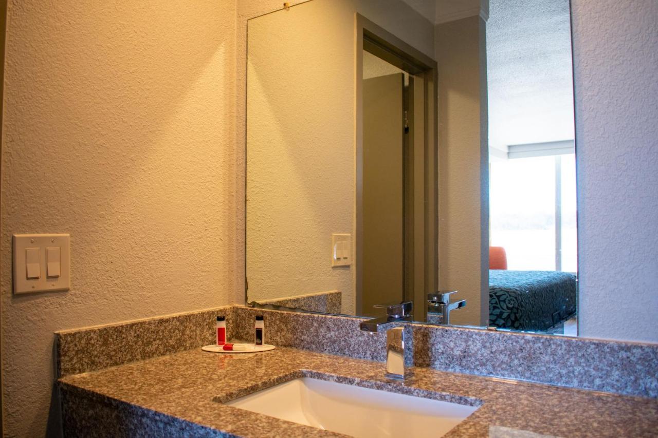 Days Inn By Wyndham Hillsboro Tx Экстерьер фото