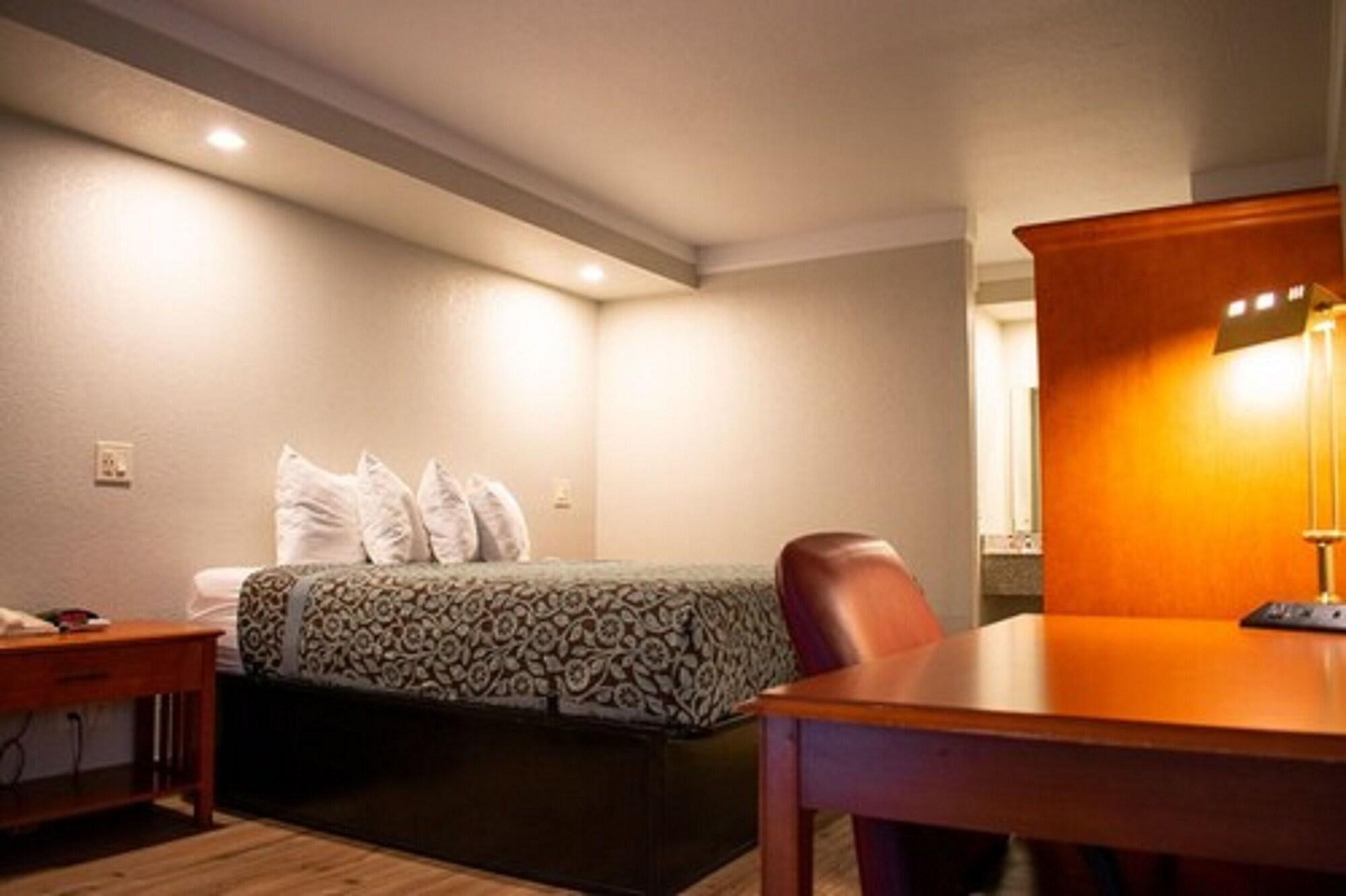 Days Inn By Wyndham Hillsboro Tx Экстерьер фото