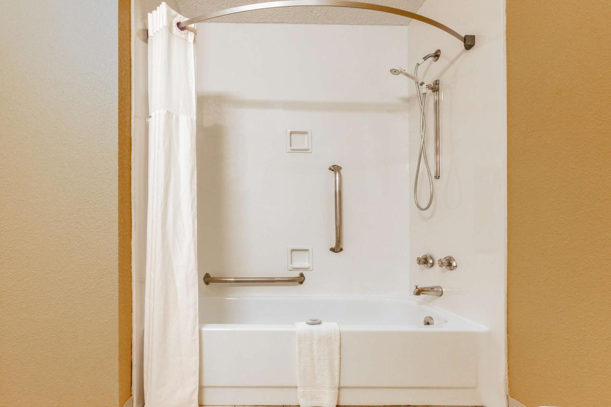 Days Inn By Wyndham Hillsboro Tx Экстерьер фото
